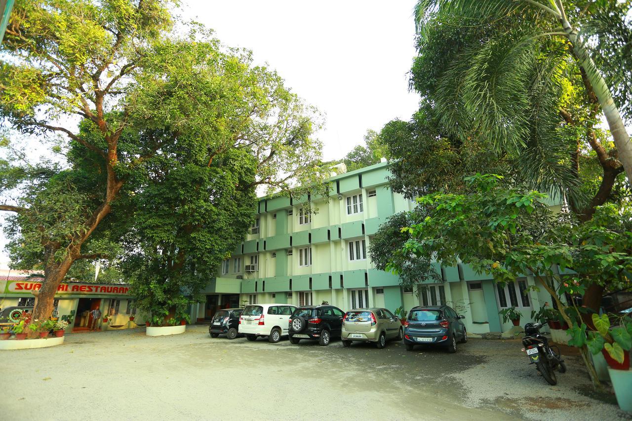 Surabhi Suites Angamali Exterior photo